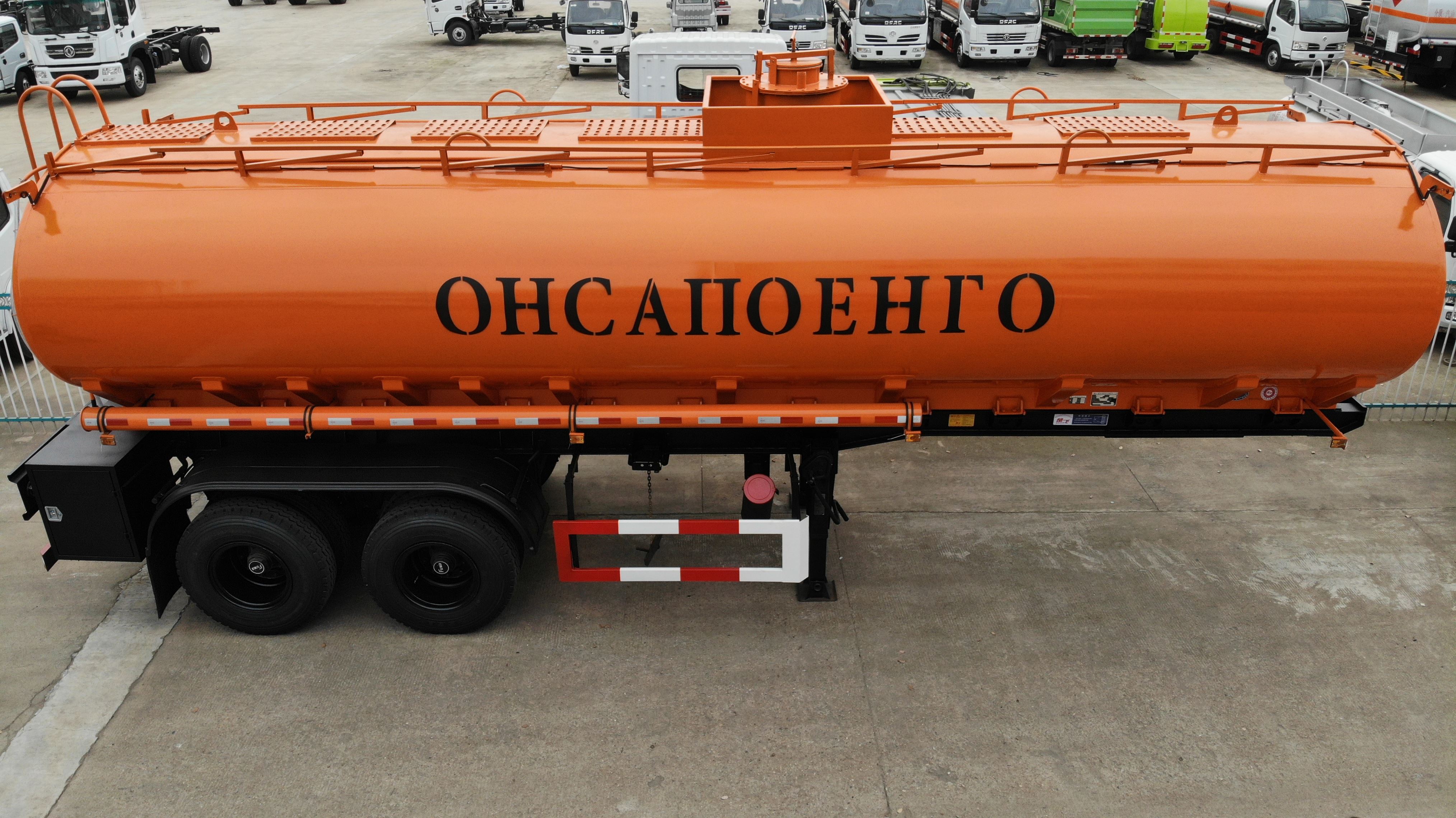 10臺外貿出口運油半掛車，10臺危化品罐車發(fā)車交付客戶